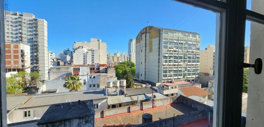 Perú 1121 6° B